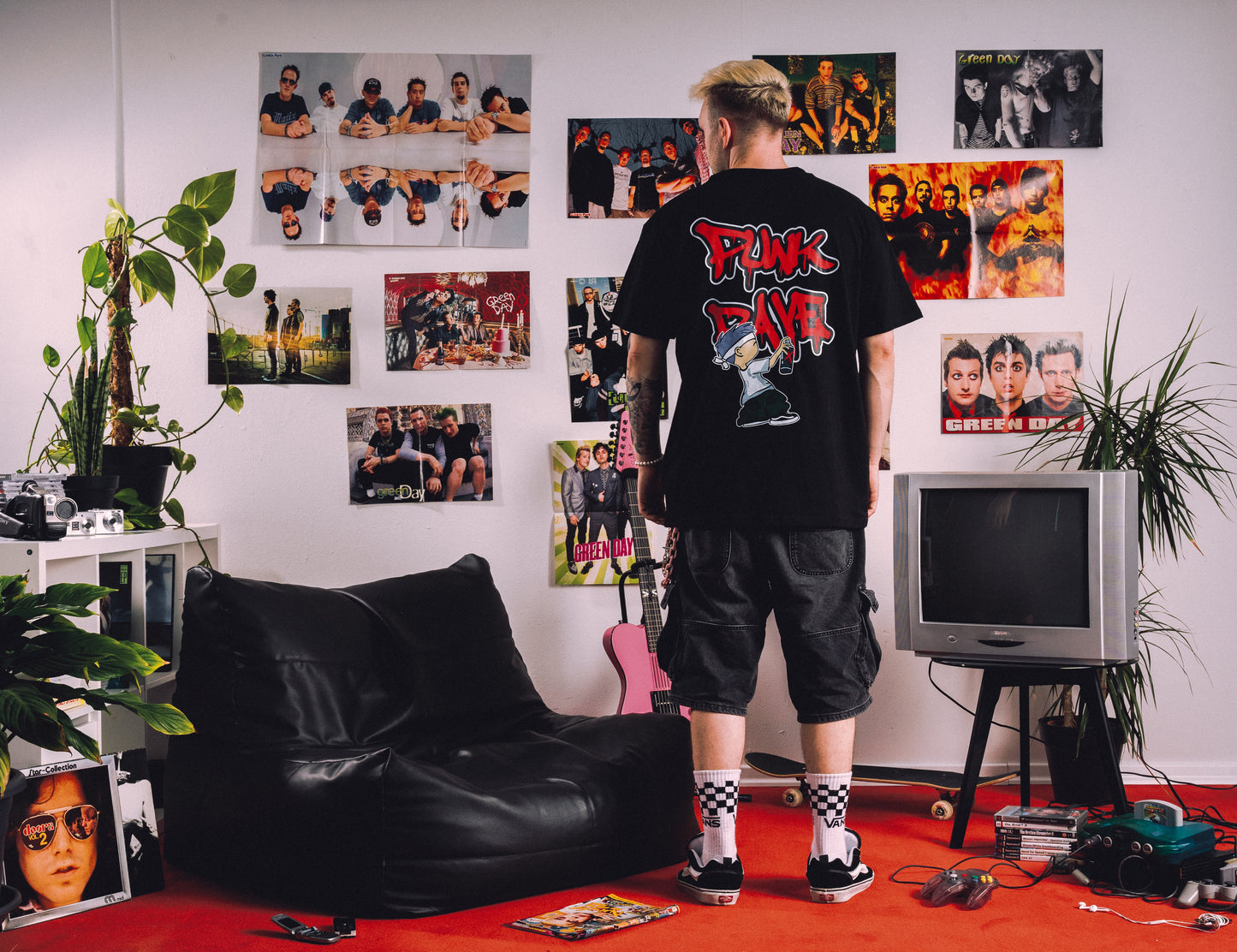 'PUNK RAVE' GRAFFITI TEE